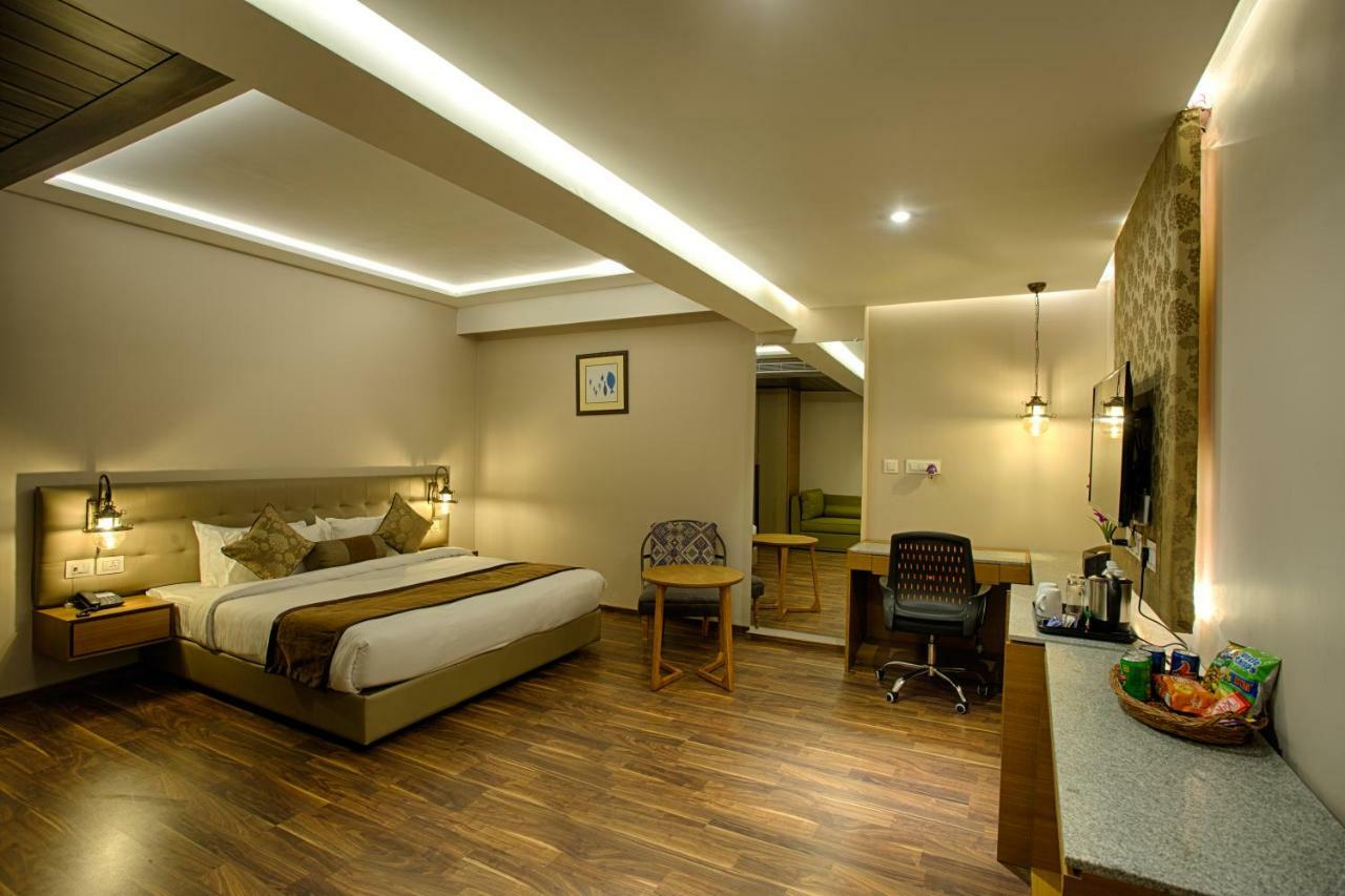 Four Vedas Hotel & Resort Siliguri Exterior foto