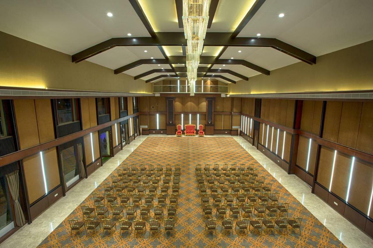 Four Vedas Hotel & Resort Siliguri Exterior foto